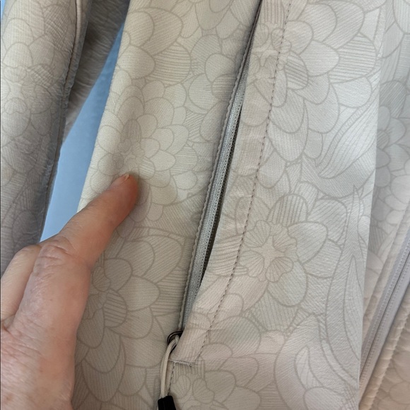 THE NORTH FACE TNFAPEX jacket. Floral design. Wind guard waist strap. Size med - Picture 3 of 14